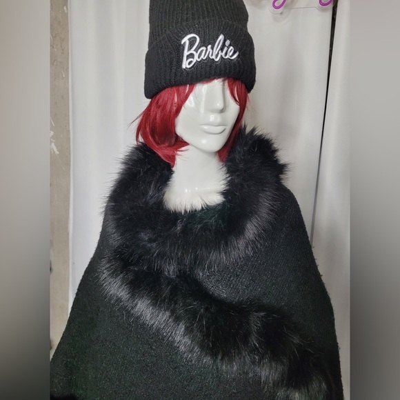 Knitted Pullover Women’s poncho - Picture 3 of 6